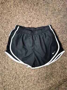 Nike Black Athletic Lined Shorts with White Piping Size L